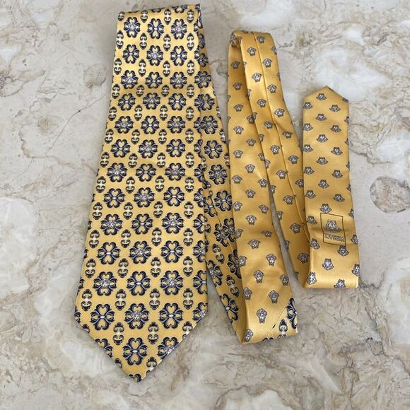Versace 100% Silk Medusa Monogram Tie - Picture 5 of 10